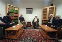 رئیس‌جمهور به دیدار آیت‌الله سبحانی رفت (۱۰ آبان ۱۴۰۳)