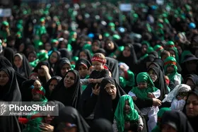 گردهمایی بزرگ شیرخوارگان حسینی در حرم مطهر رضوی| به یاد علی اصغر، همدرد با رباب + فیلم