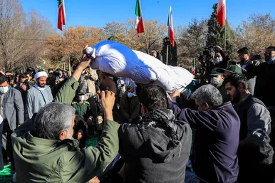 تشییع و خاکسپاری پیکر ۲ شهید گمنام دفاع مقدس در مشهد