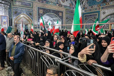 اجتماع مردمی «وعده صادق» در حرم مطهر رضوی