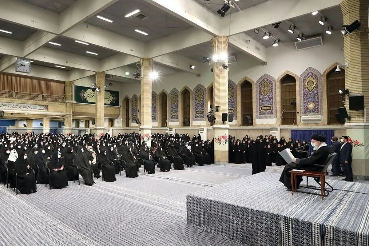 ویدئو| رهبر انقلاب: کسانی که حجاب کامل ندارند را نباید متهم به بی‌دینی و ضدانقلابی کرد