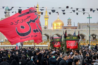 تشییع پیکر مطهر 5 شهید مدافع حرم در مشهد