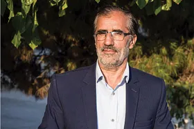 روزنامه&zwnj;نگار یعنی عاشق جان سخت