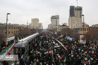 گزارش تصویری حضور باشکوه مردم مشهد در راهپیمایی ۲۲ بهمن - ۲