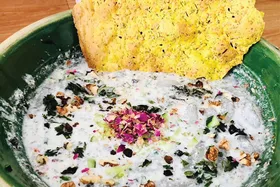 طرز تهیه آب&zwnj;دوغ خیار تشریفاتی