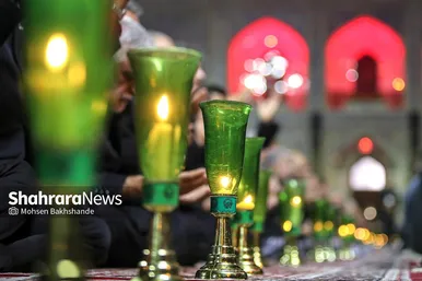 شام غریبان حسینی در حرم مطهر رضوی
