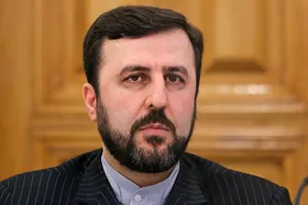 غریب آبادی به مناسبت روز جهانی پناهندگان: چرا با وجود دهه&zwnj;ها تعهد و وعده، شمار آوارگان جهان هر سال بیشتر می&zwnj;شود؟