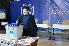 رئیس&zwnj;جمهور رأی خود را به صندوق انداخت + ویدئو