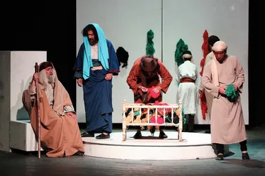 تئاتر آئینی «گرگ و میش»
