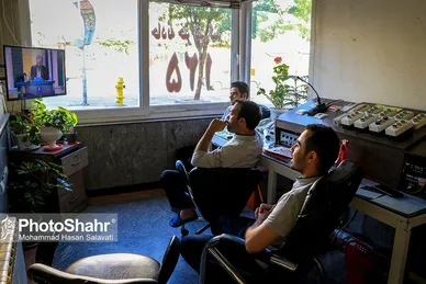 تماشای اولین مناظره انتخاباتی نامزد های ریاست جمهوری