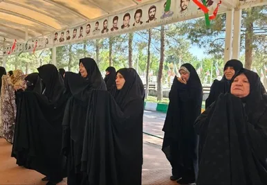تصاویری از اقامه نماز عید سعید قربان در گلزار مطهر شهدای آرامستان بهشت رضا (ع)