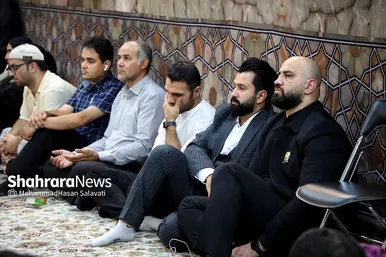 عرض ارادت قهرمانان ورزش ایران در حرم مطهر رضوی