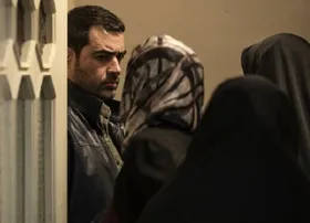 شهاب حسینی مقابل زندان اوین پیگیر وضعیت ترانه علیدوستی + تصویر