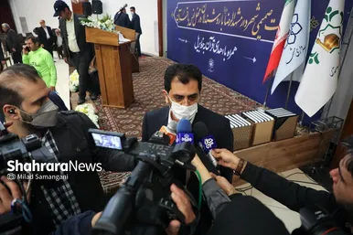 نشست صمیمانه شهردار با روشندلان در محفل انس با قرآن
