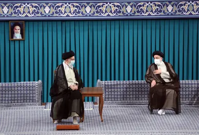 دیدار جمعی از مسئولان نظام و مهمانان شرکت کننده در کنفرانس وحدت اسلامی با رهبر معظم انقلاب