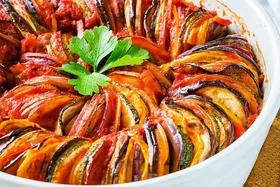 خوراک سبزیجات فرانسوی &laquo;راتاتویی&raquo; چقدر کالری دارد؟ + طرز تهیه