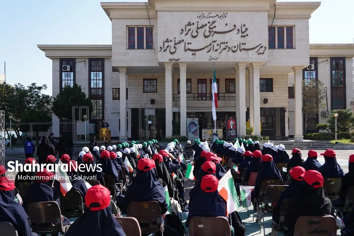 برگزاری مانور آمادگی بازگشایی مدارس در یکی از دبیرستان‌های دخترانه منطقه تبادکان مشهد