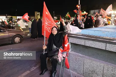 گزارش تصویری | مردم مشهد همچنان پای کار انقلاب