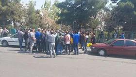 تجمع هواداران استقلال مقابل وزارت ورزش و جوانان
