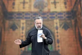 ویدئو| مداحی محمود کریمی؛ خامنه&zwnj;ای ادامه دارد هنوز