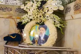 ویدئو | حضور تولیت آستان قدس رضوی و جمعی از خدام رضوی بر سر مزار مطهر شهید جمهور