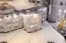 برخورد خودرو با درب مسجدالحرام در مکه + فیلم