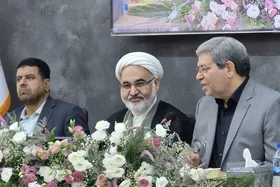 اعطای سهام ساخت ۵ ساختگاه پنل خورشیدی به ۲۵۰۰ مددجو در مشهد