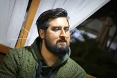 حامد زمانی پس از ۸ سال دوری با آهنگی برای امام رضا(ع) به عرصه خوانندگی برگشت + دانلود