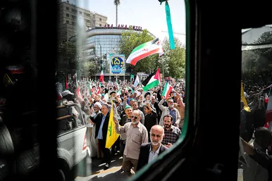 راهپیمایی ضدصهیونیستی نمازگزاران مشهدی و حمایت از عملیات وعده صادق سپاه