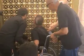 ویدئو | تشرف کاروان عزاداری معلولان آسایشگاه شهید فیاض بخش مشهد به حرم مطهر رضوی