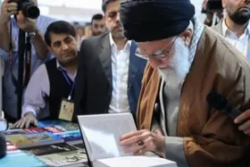 پخش مستند غیر رسمی۶، روایتی از انس رهبر انقلاب با کتاب و اهالی فرهنگ از تلویزیون + زمان پخش و فیلم
