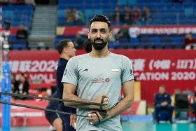 فیاضی مقابل گنبد به میدان می&zwnj;رود