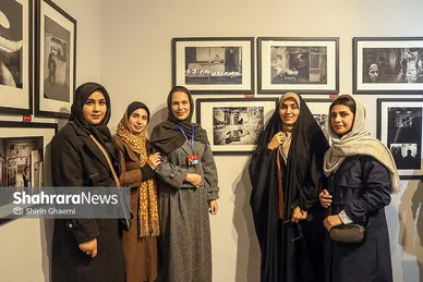 گزارش تصویری | نمایشگاه گروهی عکاسی خیابانی در نگارخانه اشراق مشهد