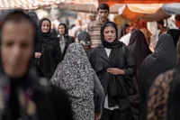 آزاده صمدی با «عزیز» در راه سینما