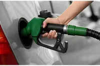 آغاز به کار ۷۰جایگاه بنزین به صورت دستی در استان خراسان رضوی