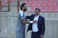 کریمی: اگر بیرانوند سرباز است، رسماً به تراکتور اعلام کنند
