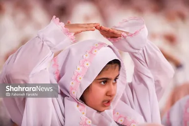 گزارش تصویری | جشن تکلیف دانش آموزان دختر مدارس غیر دولتی در حرم مطهر رضوی