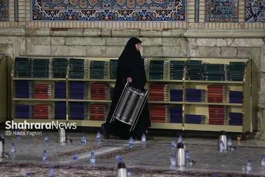 عکس| سفره افطار در حرم مطهر رضوی در شب میلاد امام حسن مجتبی(ع)