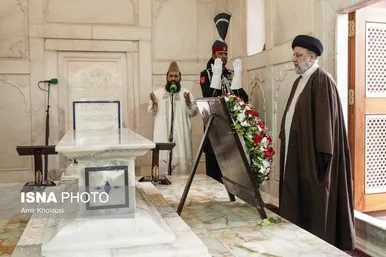 رئیسی به آرامگاه اقبال لاهوری رفت