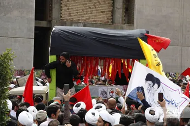 حضور پر تعداد مهاجران افغانستانی در مراسم تشییع پیکر شهید حجت‌الاسلام اصلانی
