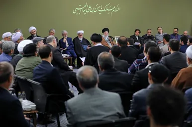 دیدار جمعی از شاعران و اهالی فرهنگ و ادب فارسی با رهبر انقلاب
