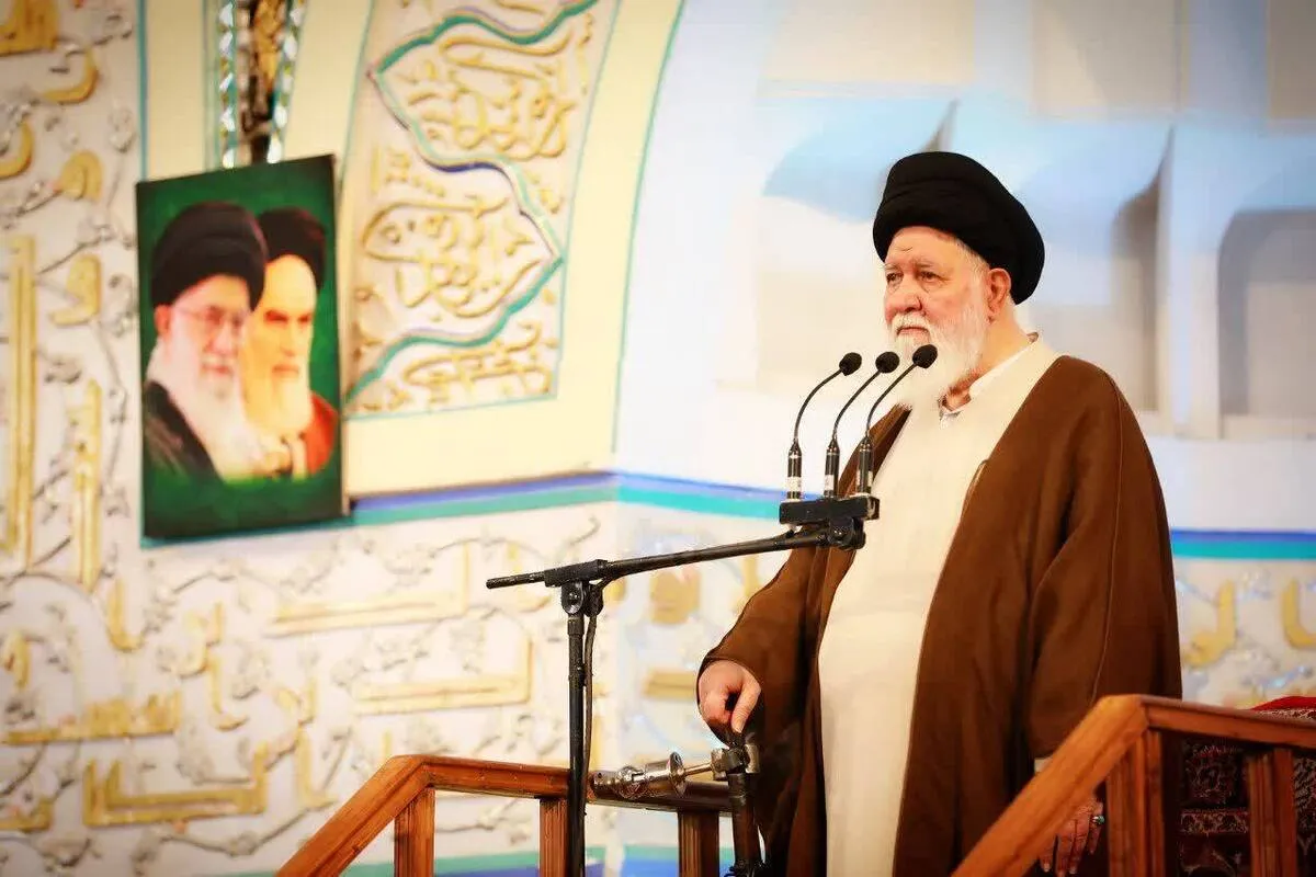 آیت‌الله علم‌الهدی: هیچ بحران غیرقابل حل اقتصادی در کشور وجود ندارد | اعتراض مردم نباید ابزار فتنه‌انگیزی دشمن شود