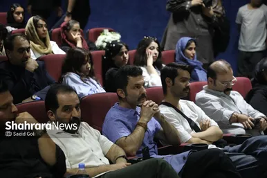 گزارش تصویری | مراسم رونمایی از مستند «شنا در غم» و هشت فیلم کوتاه دیگر در سینما اطلس مشهد
