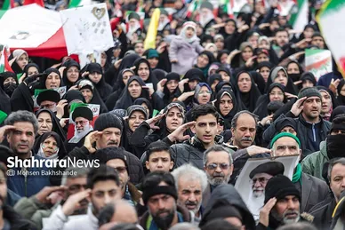 گزارش تصویری | راهپیمایی مردم مشهد در یوم الله ۲۲ بهمن ۱