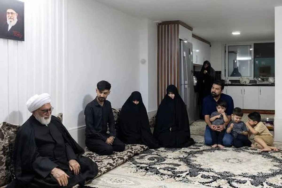 دیدار و گفتگوی تولیت آستان قدس رضوی با خانواده‌های شهدای مدافع حرم