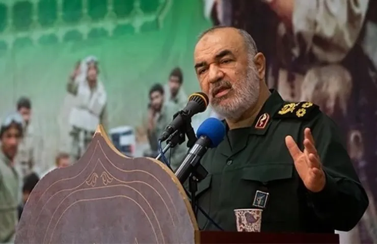 فرمانده کل سپاه: آمریکا کارخانه تولید دیکتاتور در جهان است + فیلم