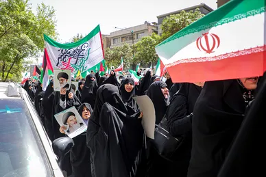 راهپیمایی ضدصهیونیستی نمازگزاران مشهدی و حمایت از عملیات وعده صادق سپاه