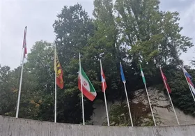 پرچم نمایندگی&zwnj;های ایران در اروپا به حالت نیمه برافراشته درآمد