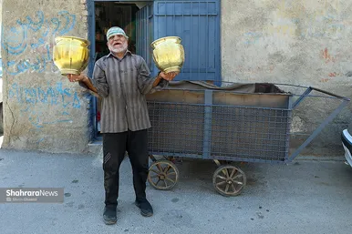نمایی از کارگاه سماور سازی 