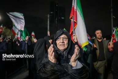 گزارش تصویری | خروش مردم انقلابی مشهد در آخرین چهارشنبه سال ۱۴۰۴ در میدان هفت‌تیر